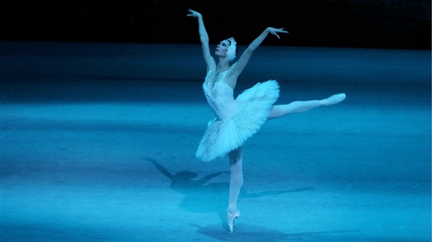 swan_lake_bolshoi_6862_alexandrova_by_david-amrallag.jpg