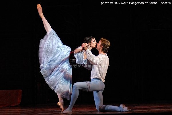 maria-alexandrova-bolshoi-esmeralda-15_photo-marc-haegeman.jpg